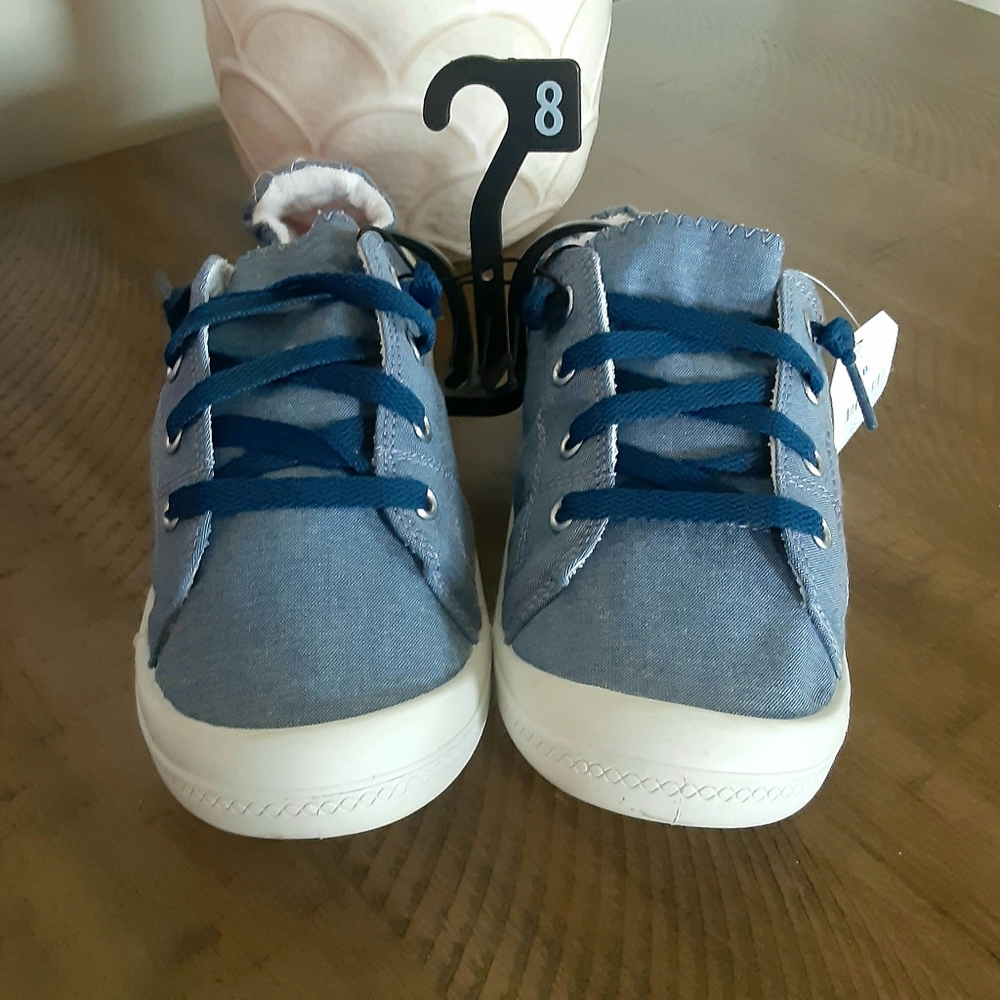 Easy Slip On Sneakers